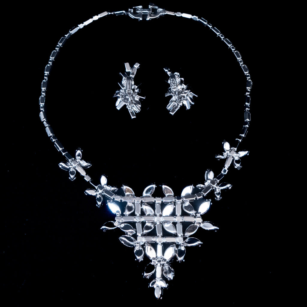 アクセサリー shermer necklace Kramer of New York Rhinestone Flower Necklace and Earring