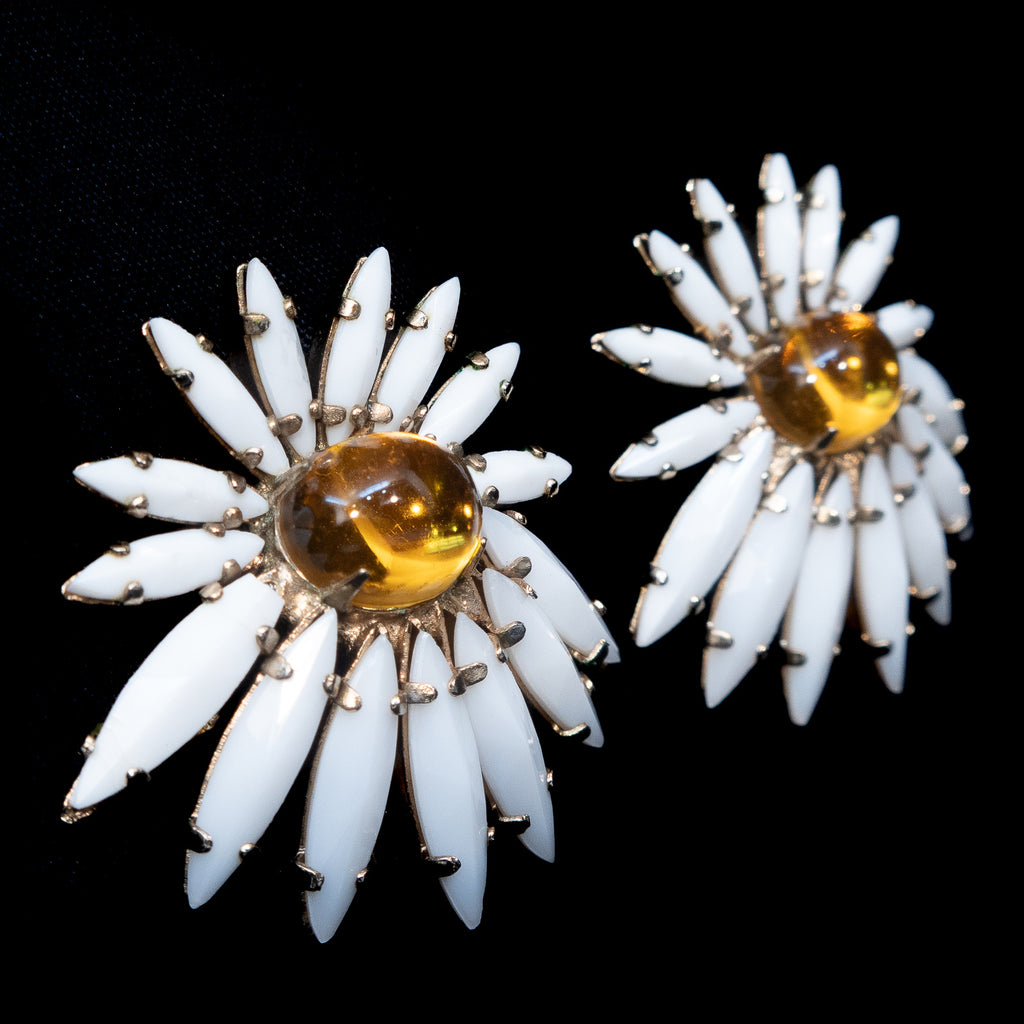Schreiner White Rhinestone Flower Earrings vintage - Rhinestone Rosie